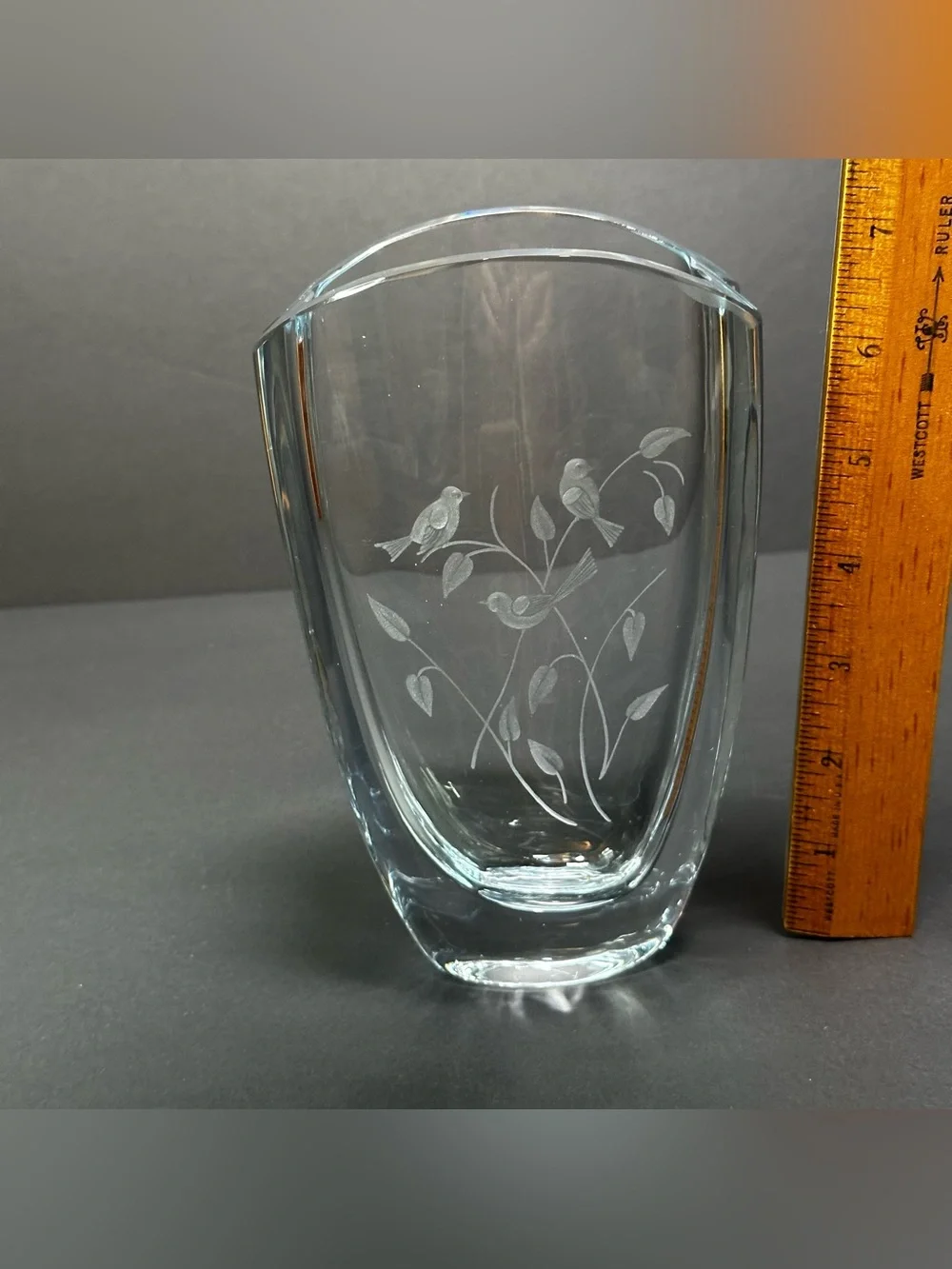 BEAUTIFUL VINTAGE STROMBERGSHYTTAN VASE 7.25